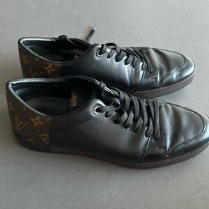DAMAGED Men’s Louis Vuitton leather sneakers 9